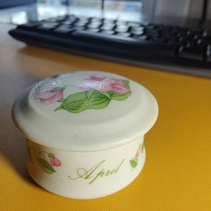 Lefton porcelain keepsake box